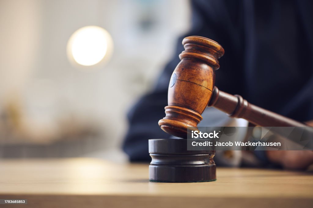 Cassazione Civile: legittimo attendere il passaggio in giudicato per intimare un licenziamento per fatti extralavorativi aventi rilevanza penale